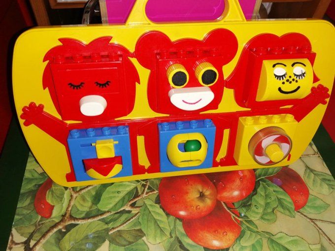Tableau d'éveil vintage lego duplo