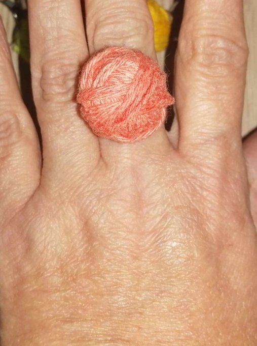 Bague réglable Boule de laine, 10 coloris au choix