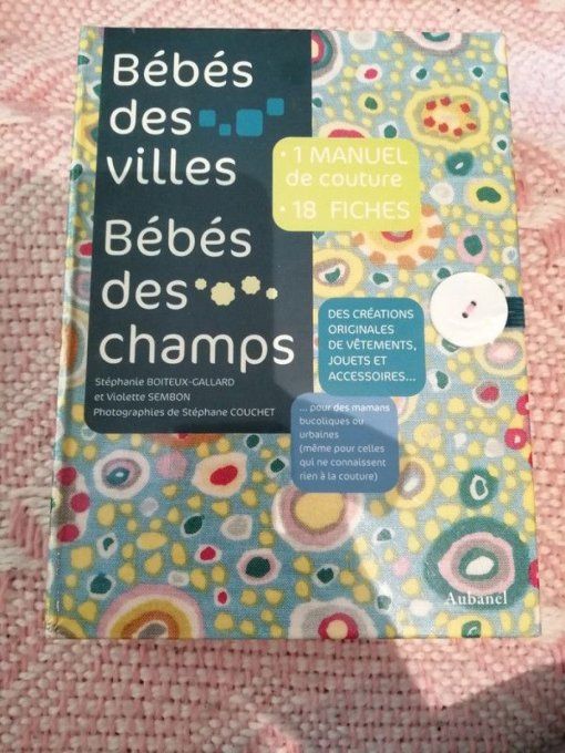 Coffret manuel de couture et 18 fiches. bébés des villes et bébés des champs neuf sous blister