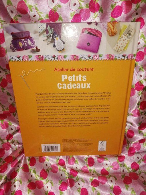 Livre atelier de coutures petits cadeaux