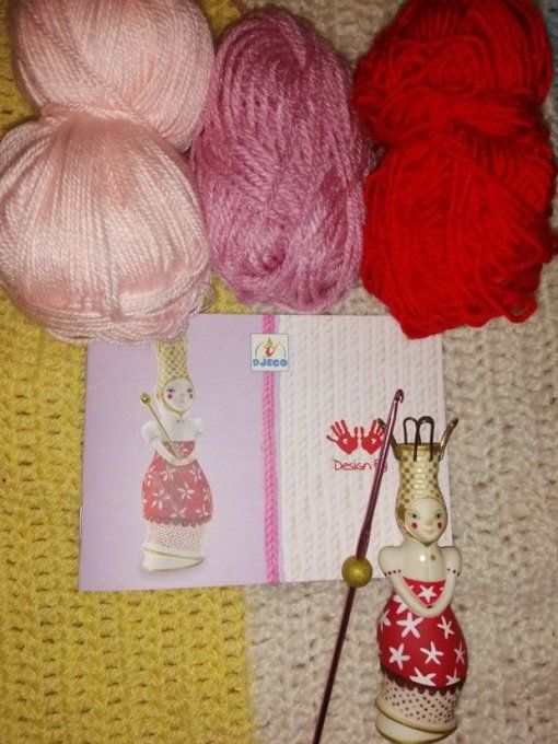 Kit tricotin elodie rouge djeco , occasion très bon état